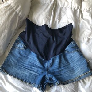 Comfortable maternity shorts